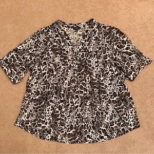 Cocomo Babydoll Swing Blouse Plus Size 3X Grey White Black Cheetah Print Henley